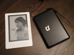 Kindle DX bredvid Compaq mini-pc